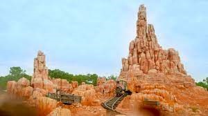 A picture containing nature, valley, canyon
Description automatically generated